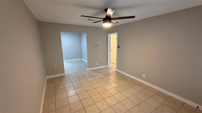Photo - 106 E Longspur Blvd