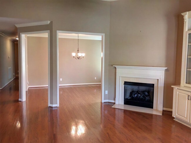 Photo - 2907 Blossom Park Drive Southeast