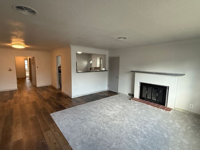 Building Photo - 410 Quincy St Unit 1