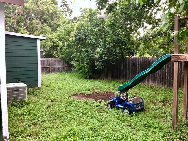 Photo - 502 Beacon Unidad A