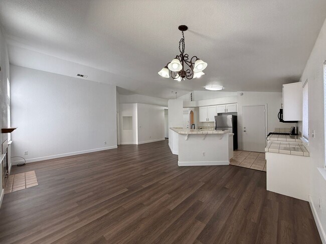 1030 Windmill Dr