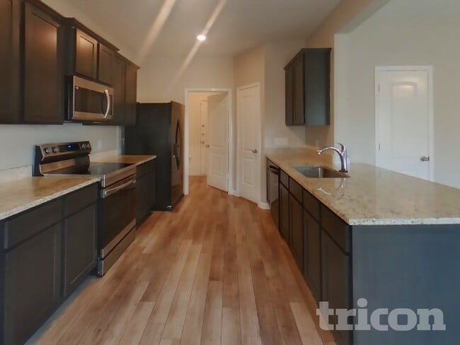 Photo - 206 Lewis Ln