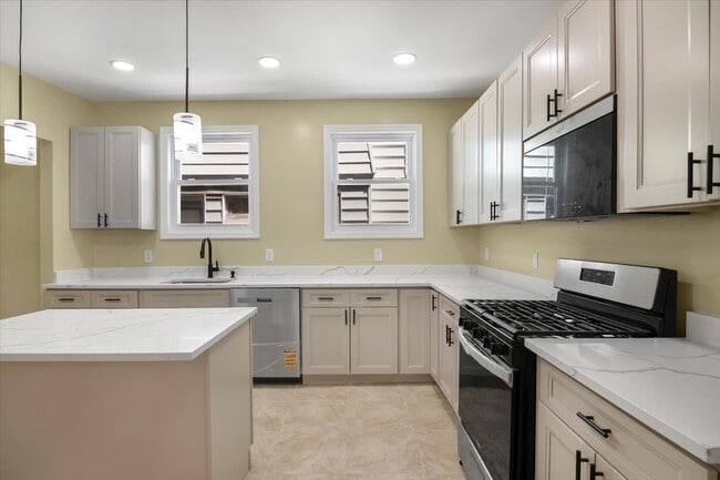 Photo - 118 Lehigh Ave Unit Apt 1