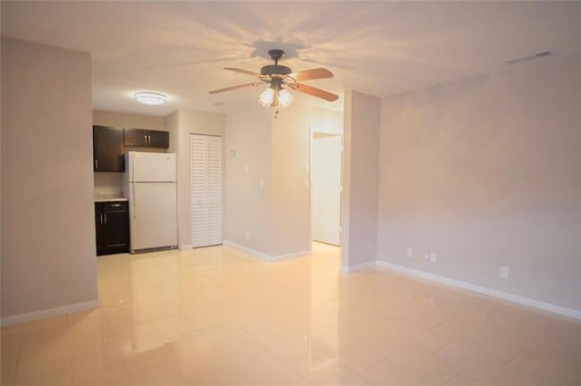 Photo - 416 Lakeside Dr