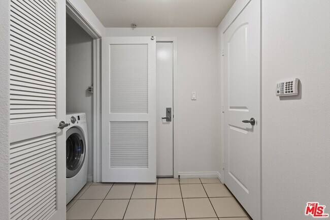 360 W Ave 26 Unit 107