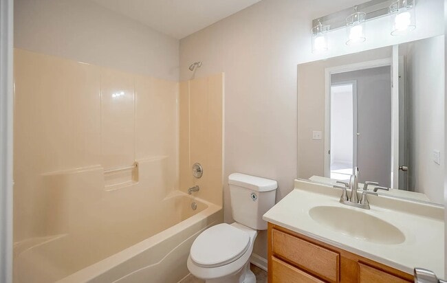 Photo - 2126 Kingsmill St