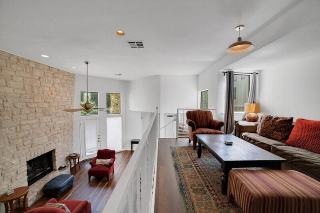 Photo - 1 Crystal Springs Ct