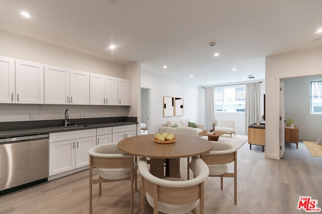 Building Photo - 1227 N Berendo St Unit #202 Rental