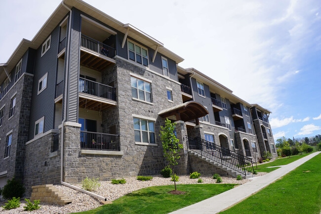 Ten35 West Apt Exterior (12)