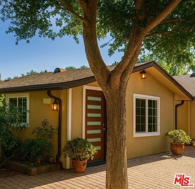 Building Photo - 5240 Buffalo Ave