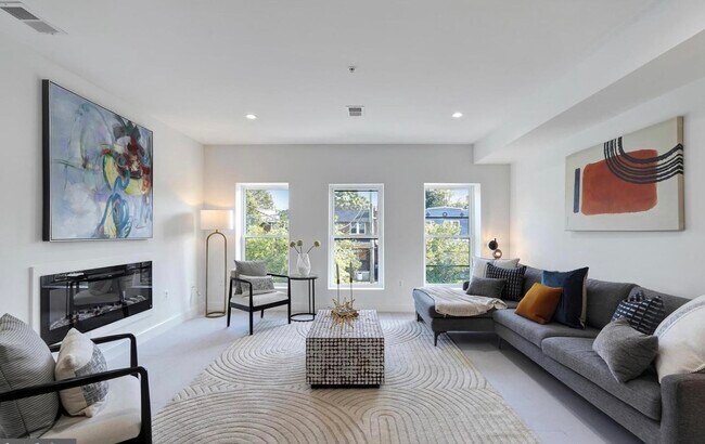 Photo - 638 Franklin St NE Unidad 2