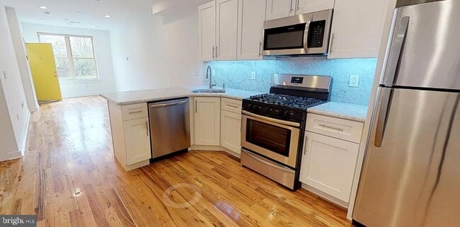Building Photo - 1642 N Marshall St Unit 1