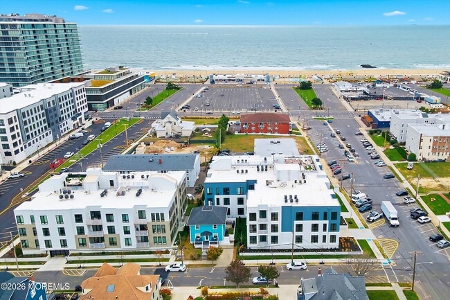 Building Photo - 215 2nd Ave Unit 104