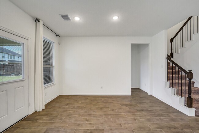 Photo - 31618 Donoso Dr