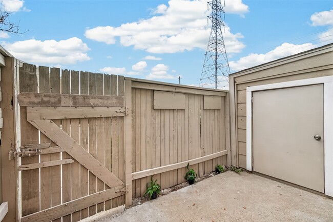 Photo - 2110 Wilcrest Dr Unit 123
