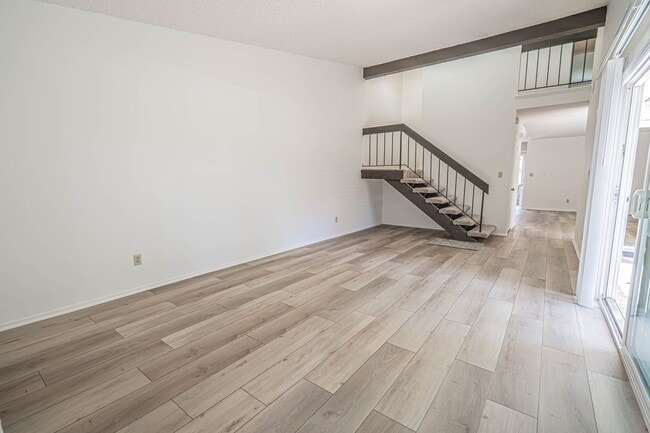 Photo - Beautiful 3-Bedroom Condo in Chatsworth! Unidad 8