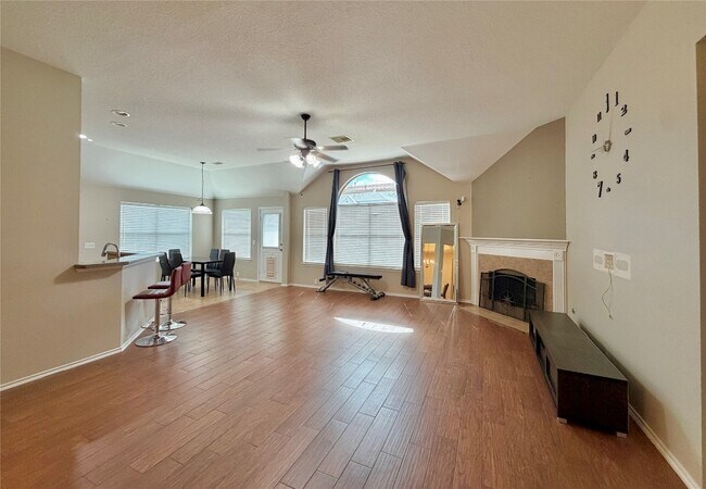 Photo - 5511 Baldwin Elm St