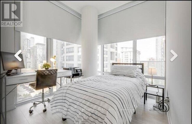 Photo - 501 Yonge St Unit 805
