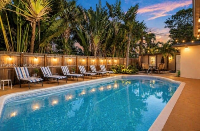 Building Photo - 3024 NE 2nd Terrace