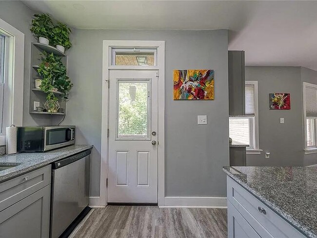 Photo - 128 Teece Ave