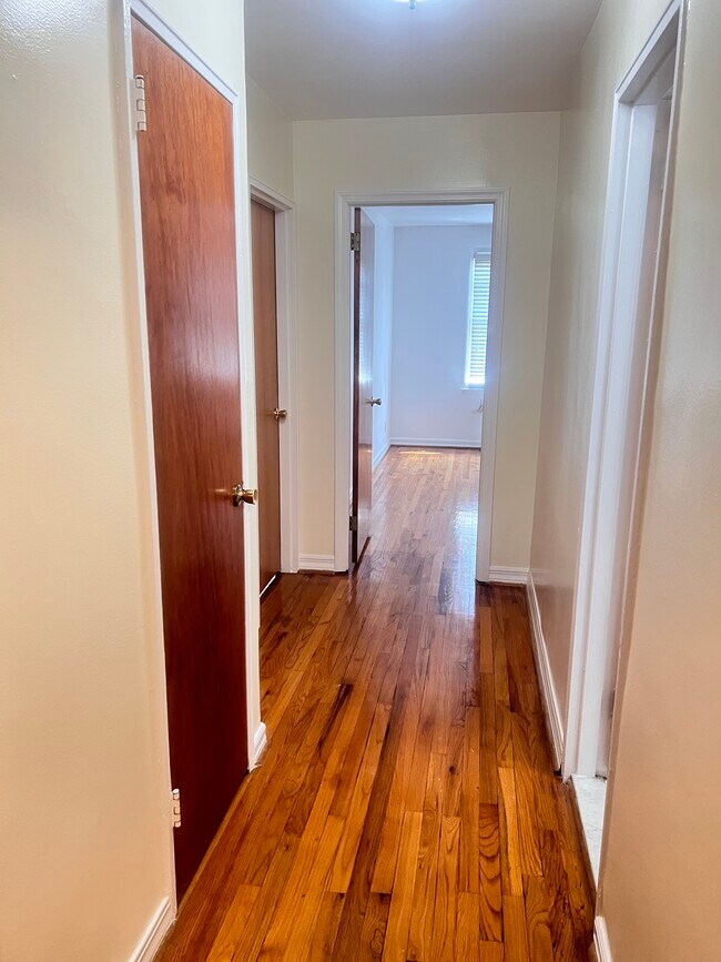 Photo - 1349 E 84th St