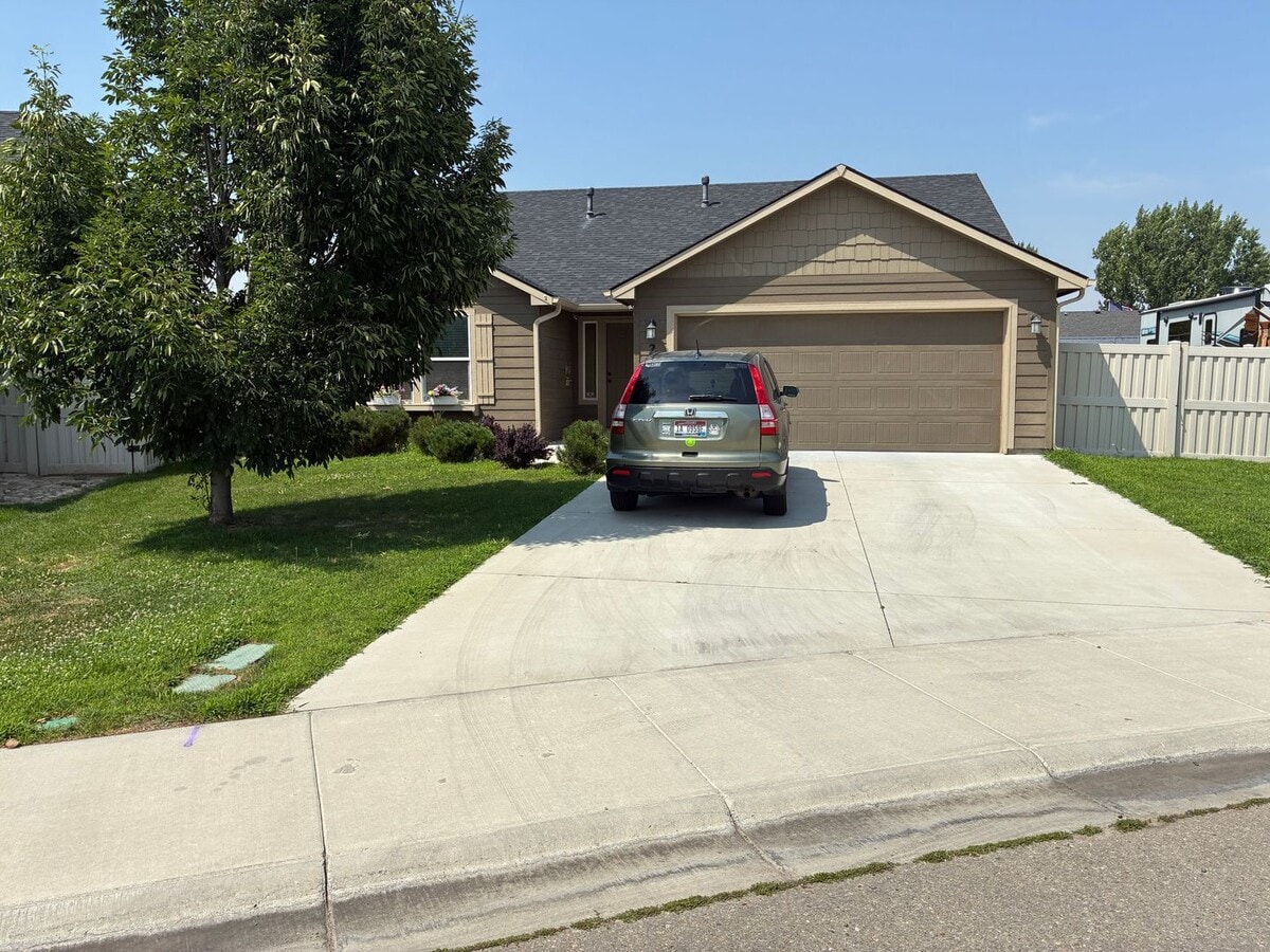 Newer single family home in Nampa!!! - Newer single family home in Nampa!!!