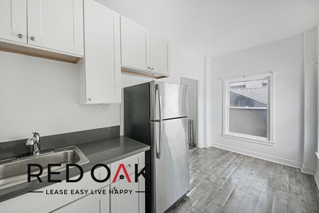 Photo - 5611 Carlton Way Unidad 309