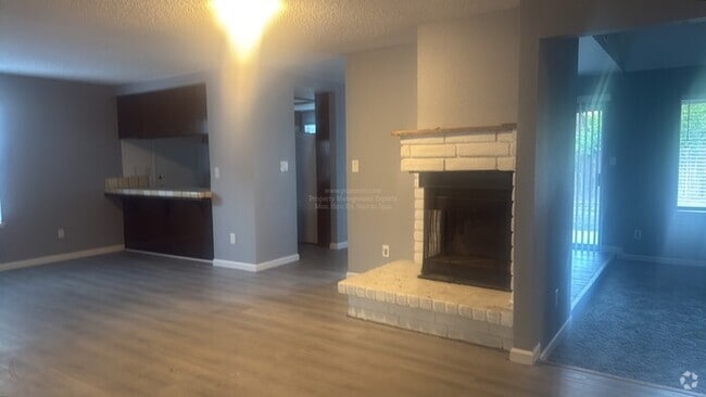 Building Photo - 3720 Swain Dr Rental