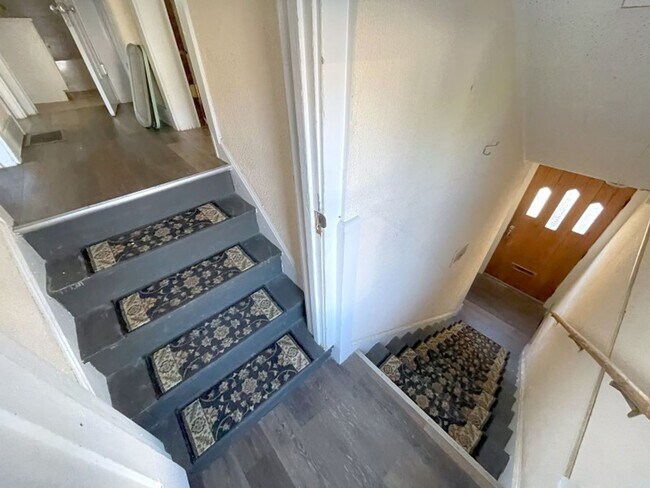 Photo - 1443 Regent St