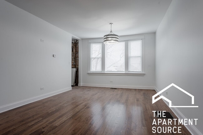 Photo - 2922 N Rockwell St Unidad 1