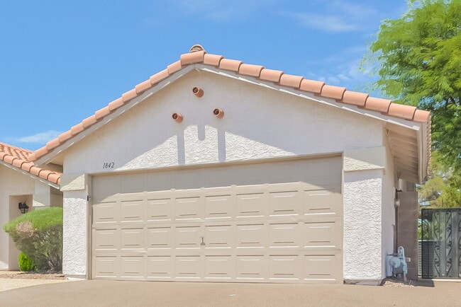 Photo - 1842 Adonis Ave