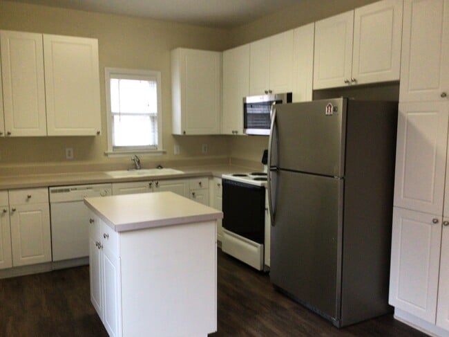 Photo - 204 McCarthy Dr