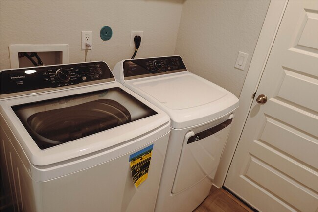 Photo - 8534 Blueberry Ash St