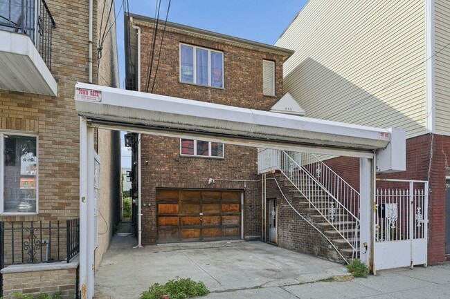 Building Photo - 443 Palisade Ave Unit 1