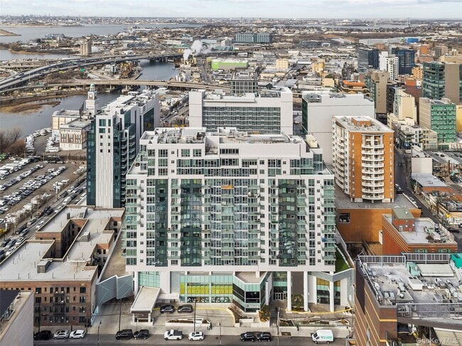 Building Photo - 133-27 39th Ave Unit 3H