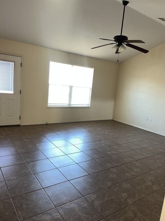 Photo - 2308 Devin Ln