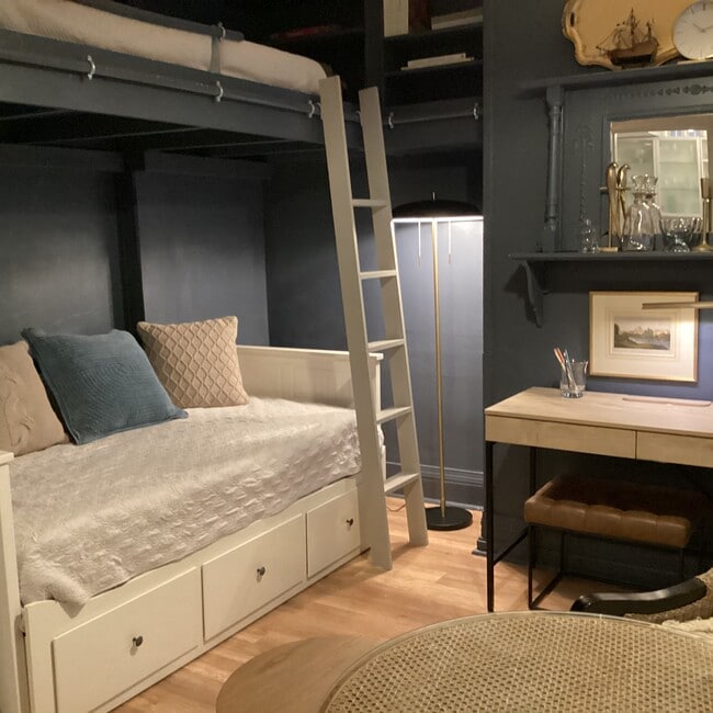 Building Photo - 21 Beacon St Unit 2D