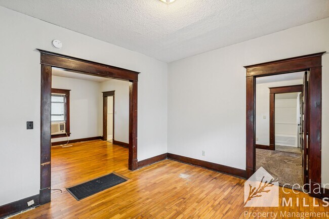 Photo - Holyoke, 1642 Unidad 1642 N. Holyoke