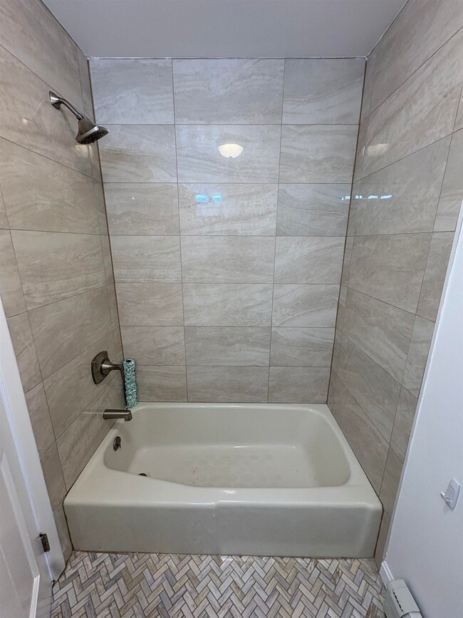 395 Virginia Ave Unit 3