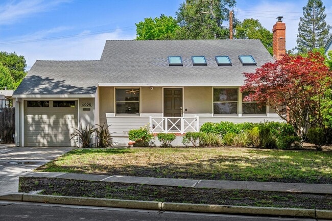 Building Photo - Modern Remodeled Menlo Park Home with Designer Kitchen and Private Yard