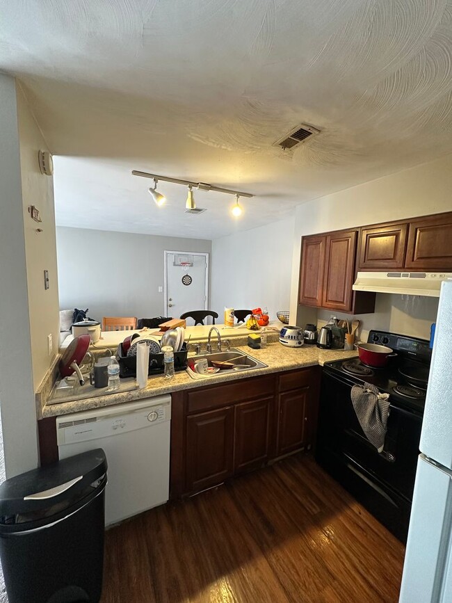 Photo - UT - 1205-D (New) Unit 1205-D