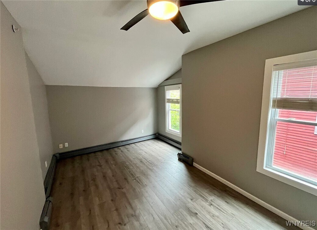 Photo - 402 W Ferry St