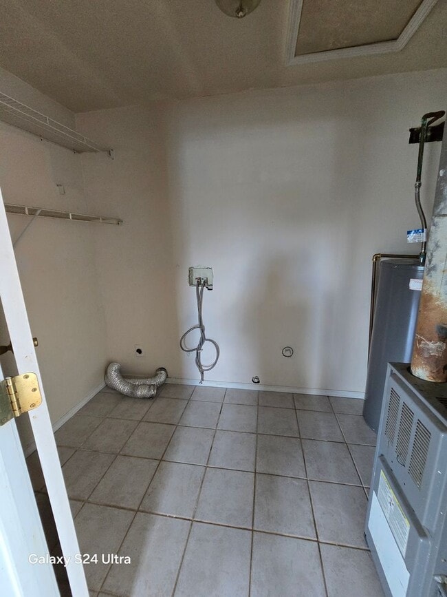 Photo - 2bd/1Ba Duplex.