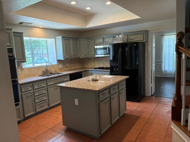 Photo - 4635 Meadow Green Dr