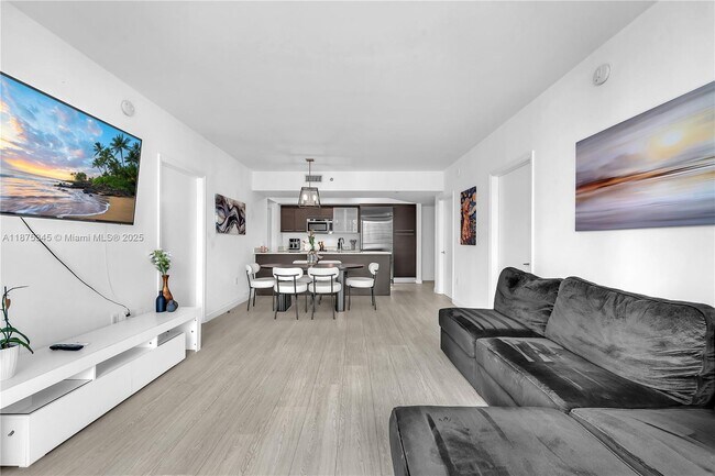 Photo - 500 Brickell Ave Unidad 1605