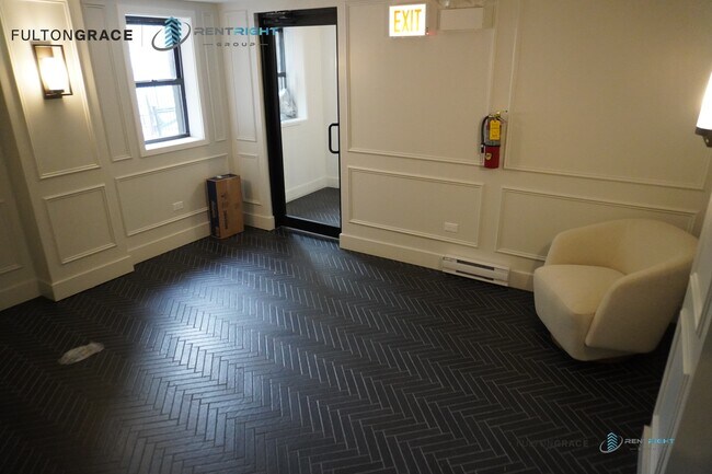 Building Photo - 1553 W Hollywood Ave