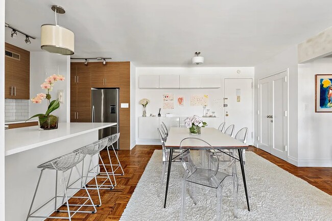 Photo - 175 W 12th St Unit 3L