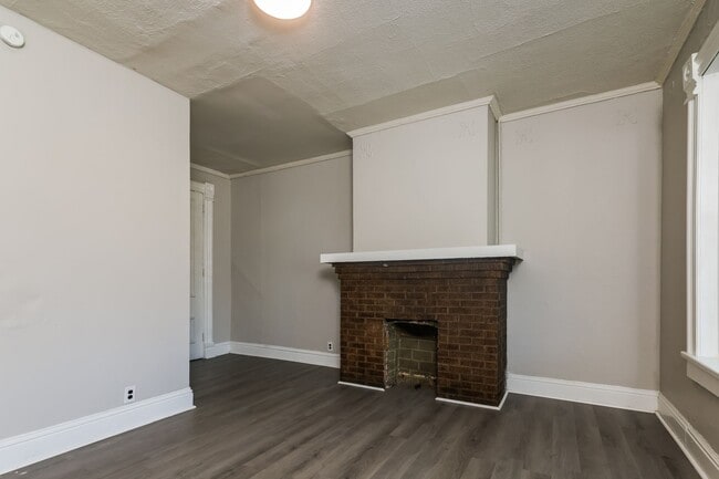 Photo - 902-904 1/2 S Limestone St. Unit 902