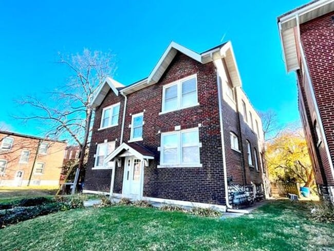 Building Photo - 2112 Maury Ave Unit 2S