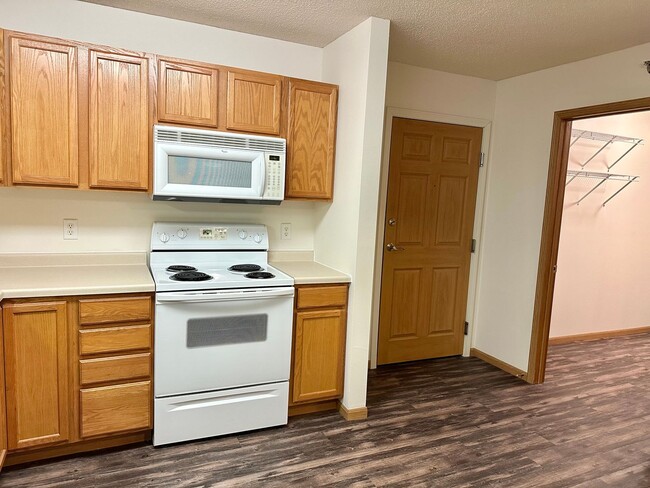Photo - 1 Bedroom - South Fargo Unit 105